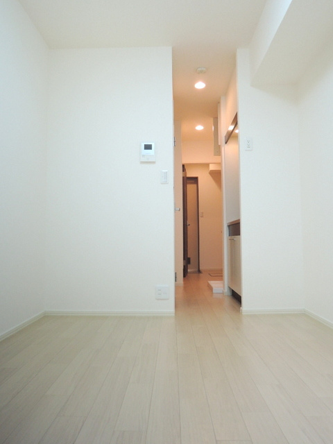 メゾン洪の寝室|★明るいフローリング調のお部屋です★
