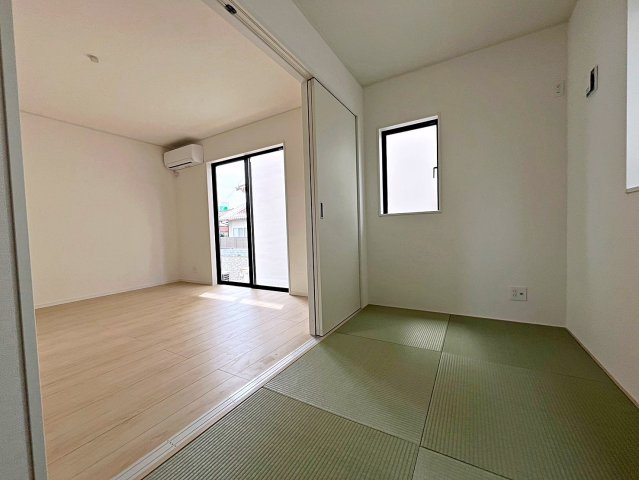 新築戸建・新築建売　伊達市梁川町御八郎　梁川小学校・梁川中学校の和室|リビングのすぐ隣にあるのでお子様のお昼寝や遊び場として最適です！