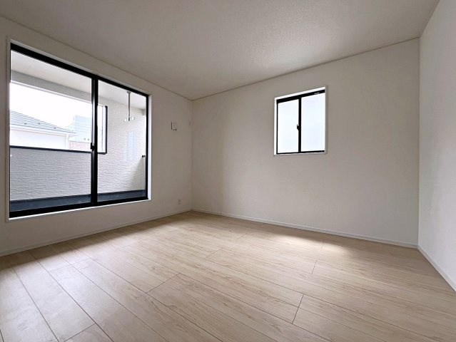 新築戸建・新築建売　伊達市梁川町御八郎　梁川小学校・梁川中学校の洋室|8.5帖の洋室はシンプルなので様々なテイストのインテリアも合いそうですね！