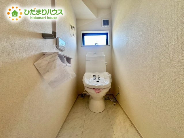 上尾市瓦葺　新築戸建　リーブル02のトイレ