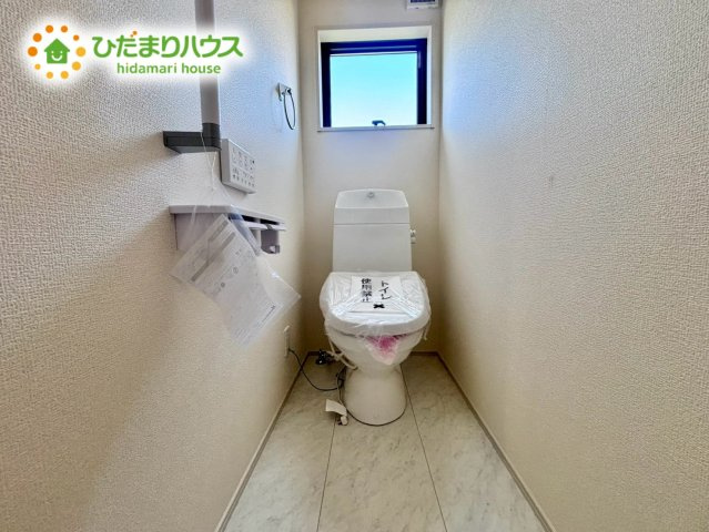 上尾市瓦葺　新築戸建　リーブル02のトイレ