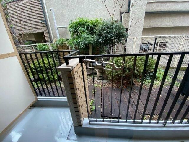 ホシノフラット目白台のバルコニー