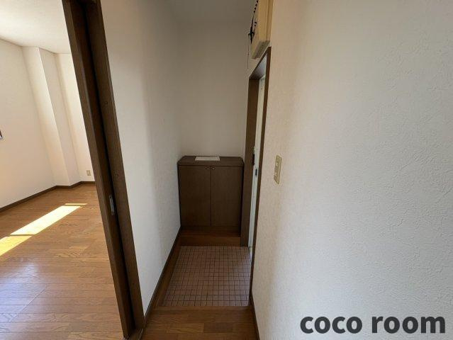 サウスフィールドC棟の玄関