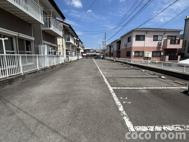 サウスフィールドC棟の駐車場