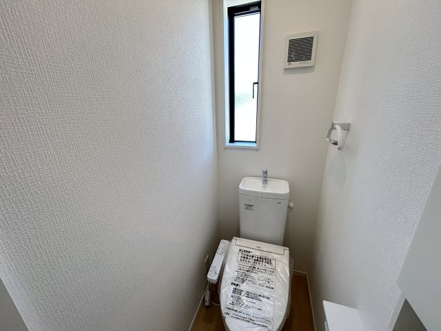 阿南市才見町建売第1②のトイレ