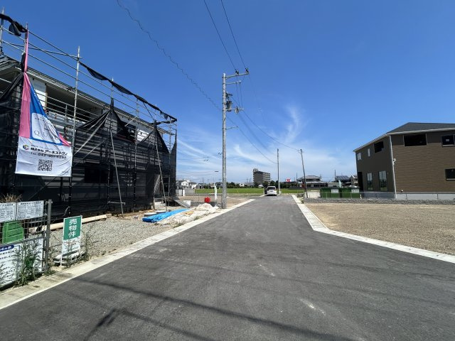 阿南市才見町建売第1②の前面道路含む現地写真