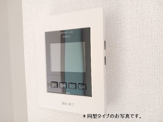 メゾンＨＩＫＡＲＩのセキュリティ|モニター付きインターホンです