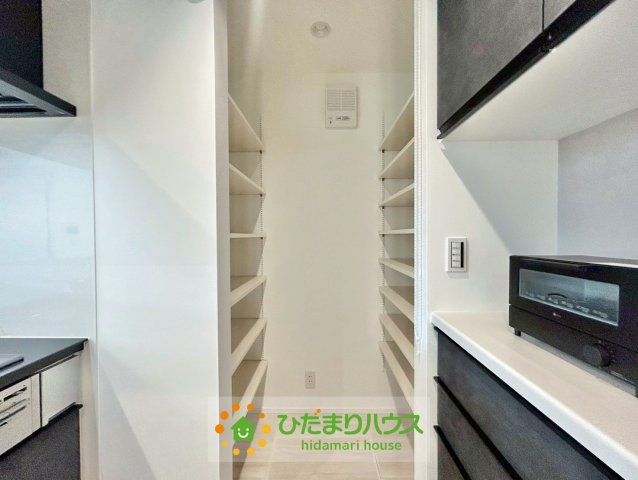 久喜市上町　新築一戸建て　の収納|水やお米などのストック品をたっぷり収納できます！