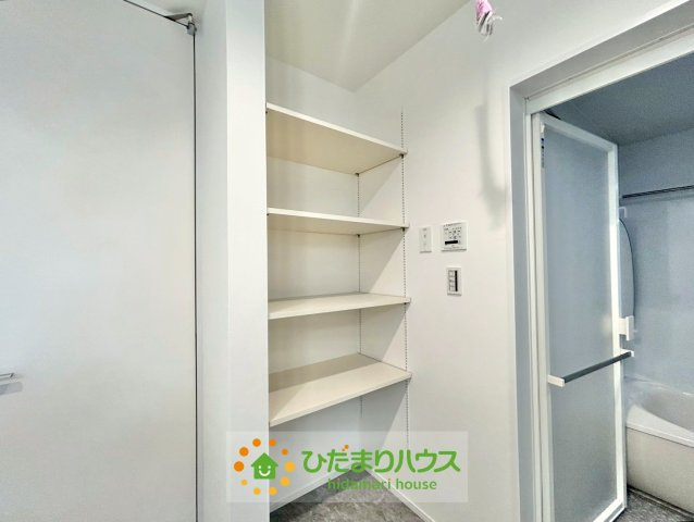 久喜市上町　新築一戸建て　の収納|タオルなどを置いておくのに便利です♪