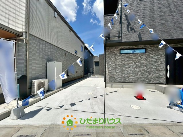 久喜市上町　新築一戸建て　の駐車場|並列駐車可能な駐車スペースです！