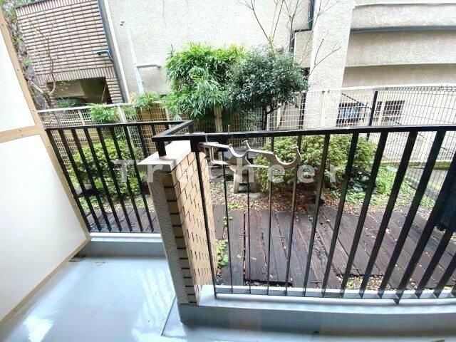 ホシノフラット目白台のバルコニー