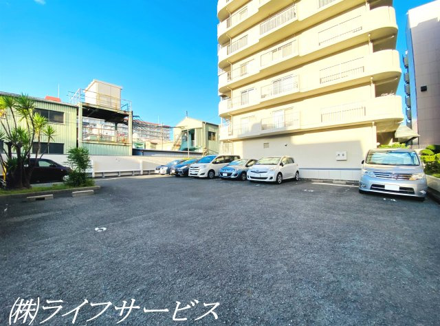 【駐車場】 | 三国本町スカイハイツ | 敷地内駐車場