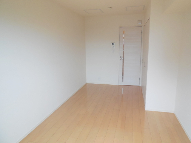 ラ・クールの居間・リビング|★明るいフローリングのお部屋です★