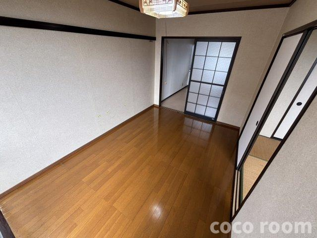 高洲南ハイツの居間・リビング