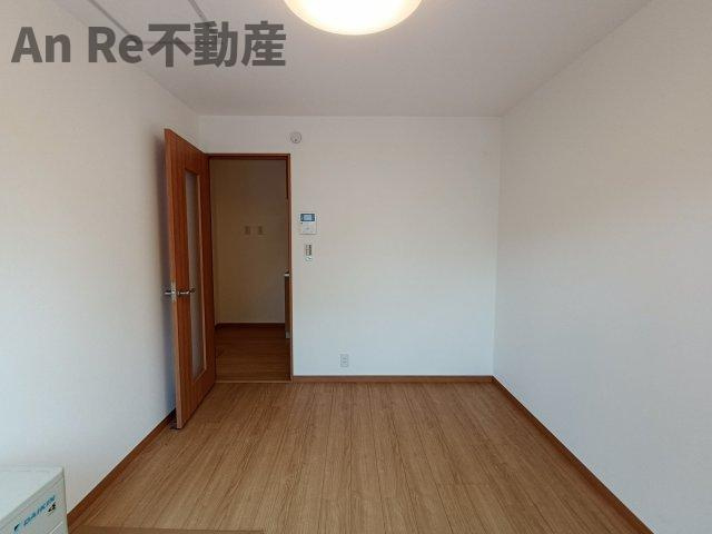 川口市桜町３丁目のアパートの洋室