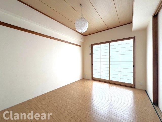 藤和シティコープ松戸小根本の洋室|ドキドキの新生活も、安心してスタート。ぴったりの住まいを見つけませんか？クランディアが一緒に住まい選びをサポートします‼　まずは、お気軽にお問合せください　＃クランディア