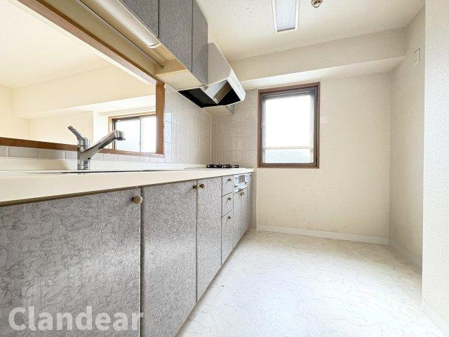 藤和シティコープ松戸小根本のキッチン|ドキドキの新生活も、安心してスタート。ぴったりの住まいを見つけませんか？クランディアが一緒に住まい選びをサポートします‼　まずは、お気軽にお問合せください　＃クランディア