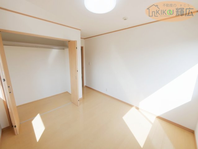 加古川市東神吉町西井ノ口　中古戸建の洋室