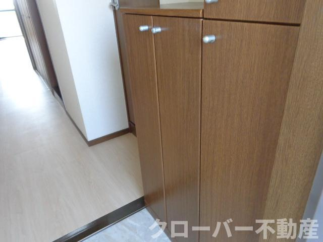 ステイブル円座の玄関|下駄箱