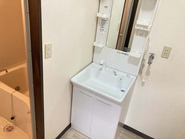 ヤマキチハイツ南の独立洗面台