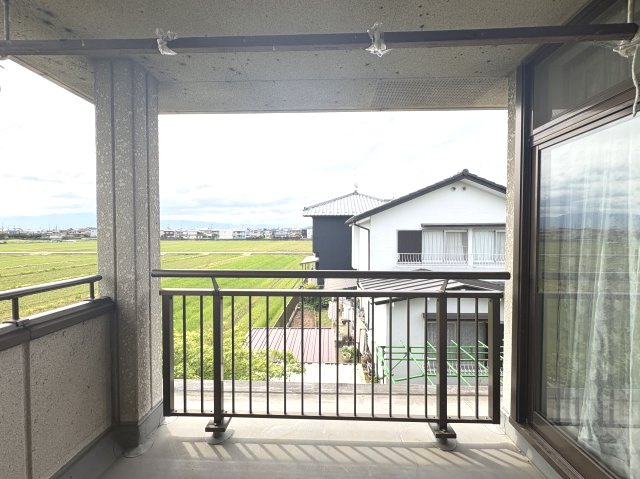 磯城郡田原本町大字八尾のバルコニー|雨の日も安心！広々としたインナーバルコニーです