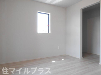 【洋室】 | 郡山市富田町丸山新築一戸建て2棟 | 落ち着いた色調の洋室です