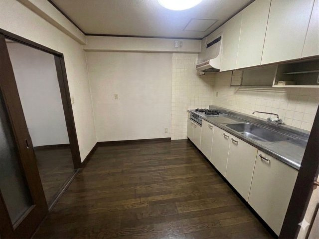 正起瓢箪山ハイツのキッチン|※掲載画像はAI生成によるイメージであり、実際の物件とは異なる場合があります。