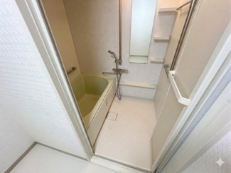 【浴室】 | 正起瓢箪山ハイツ | ※掲載画像はAI生成によるイメージであり、実際の物件とは異なる場合があります。