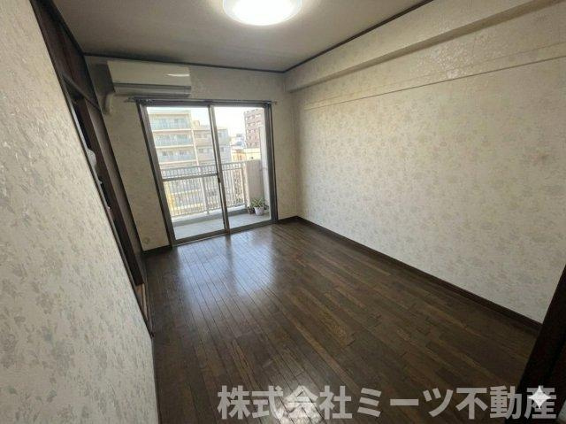 正起瓢箪山ハイツの洋室|※掲載画像はAI生成によるイメージであり、実際の物件とは異なる場合があります。