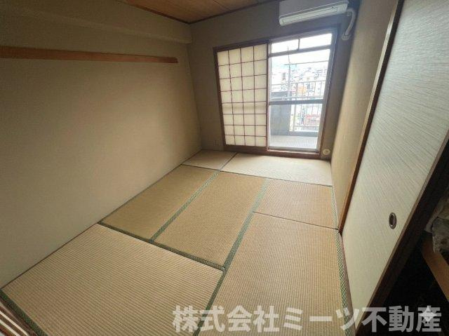正起瓢箪山ハイツの洋室|※掲載画像はAI生成によるイメージであり、実際の物件とは異なる場合があります。