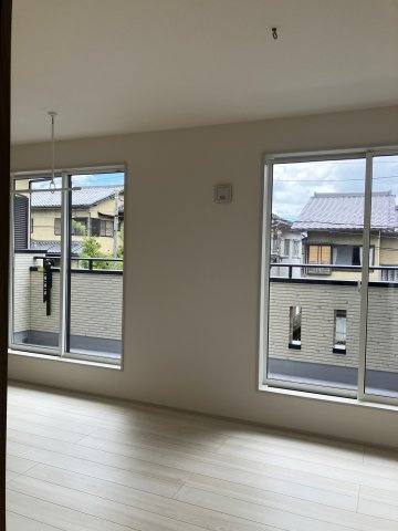 【洋室】 | 桂坂 大枝北沓掛町三丁目 新築一戸建 | ２階　洋室10.5帖（4.5帖+6帖）