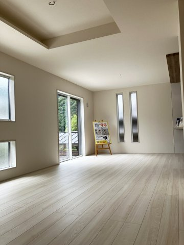 【居間・リビング】 | 桂坂 大枝北沓掛町三丁目 新築一戸建