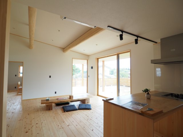 【居間・リビング】 | タカハシホーム　蓬莱町6丁目 | ★内覧予約でブランド米2kg★