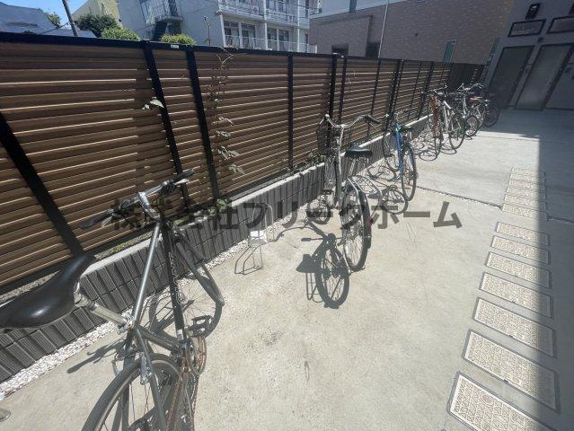 武蔵野市吉祥寺北町４丁目のアパートの駐車場