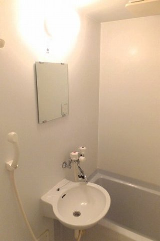 レオパレスグリーンパークの浴室|バス・トイレ別です♪