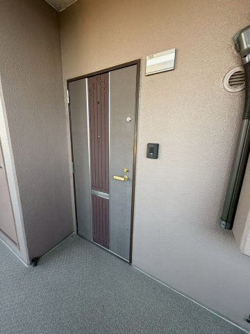 ライオンズマンション三好ヶ丘の玄関