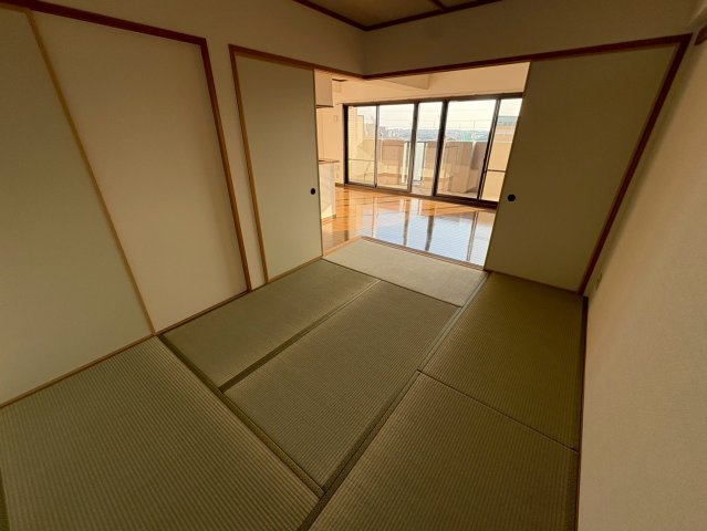 ライオンズマンション三好ヶ丘の和室