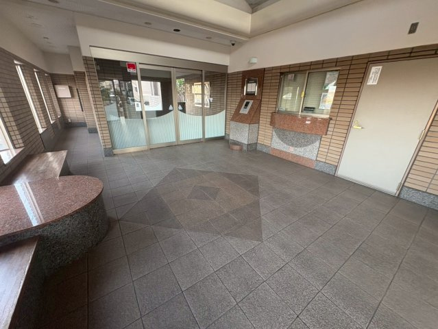 ライオンズマンション三好ヶ丘のロビー