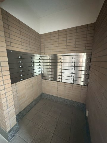 ライオンズマンション三好ヶ丘のロビー