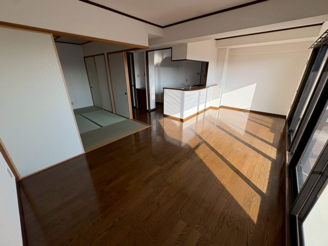 ライオンズマンション三好ヶ丘の居間・リビング