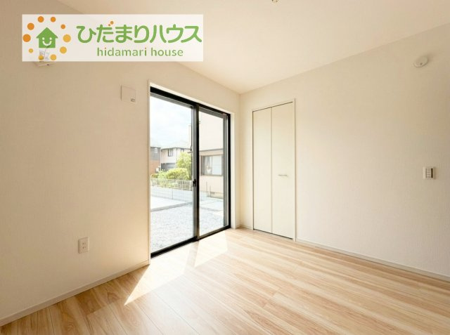 【洋室】 | 阿見町実穀55期　新築戸建 | お掃除しやすく、清潔感を保てるのでダニも発生しにくいフローリング♪