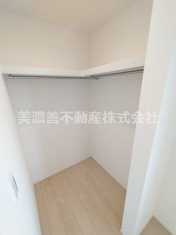 ６６８９０　岐阜市西川手新築戸建の収納|2階北洋室
