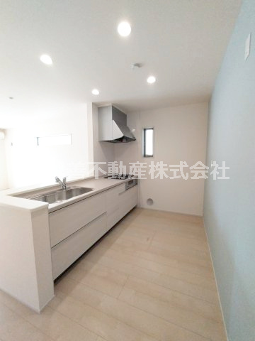 ６６８９０　岐阜市西川手新築戸建のキッチン