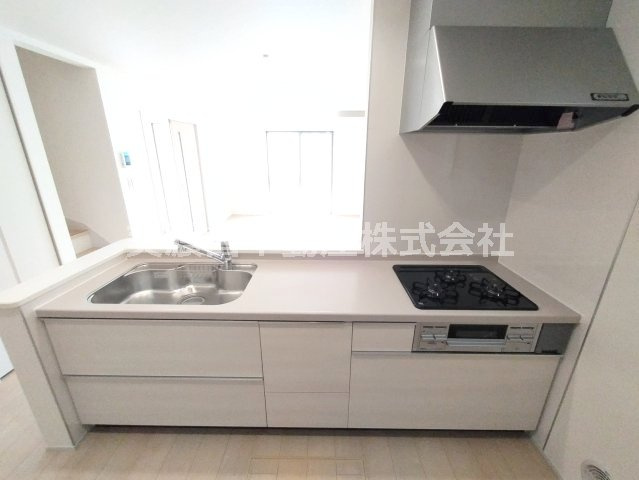６６８９０　岐阜市西川手新築戸建のキッチン