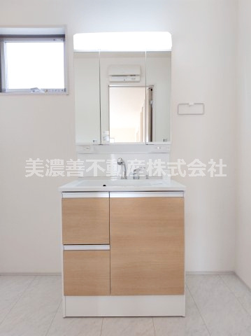６６８９０　岐阜市西川手新築戸建の独立洗面台