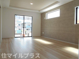 【居間・リビング】 | 郡山市富田町丸山新築一戸建て2棟 | こちらのリビングで趣味の時間をお楽しみください