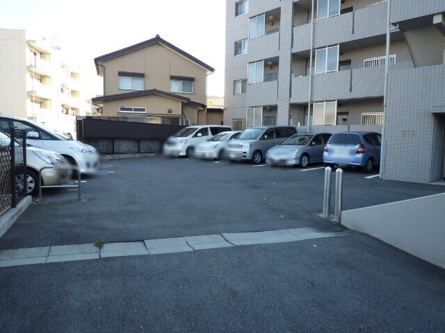 パルク ド スリジェの駐車場