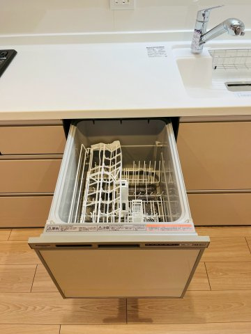 シティコーポ鴫野２号棟のキッチン|家事の時短につながるだけでなく、水の使い過ぎも防げます。 また、一般的には手洗いよりも綺麗に洗えると言われており衛生的です。