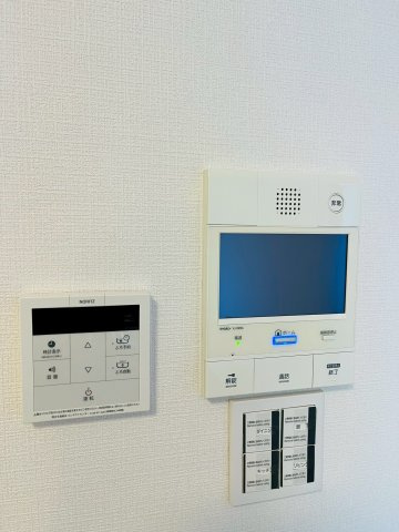 シティコーポ鴫野２号棟の防犯設備|来客時に姿を確認できるモニタ付きインターホン。