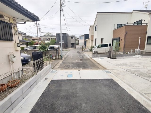 【前面道路含む現地写真】 | 川越市大塚2丁目　全2棟　1号棟 | 都市ガス・本下水